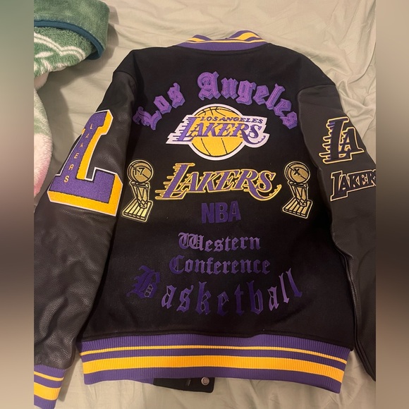Los Angeles Lakers Pro Standard Old English Full-Zip Varsity Jacket - Black - Picture 2 of 3